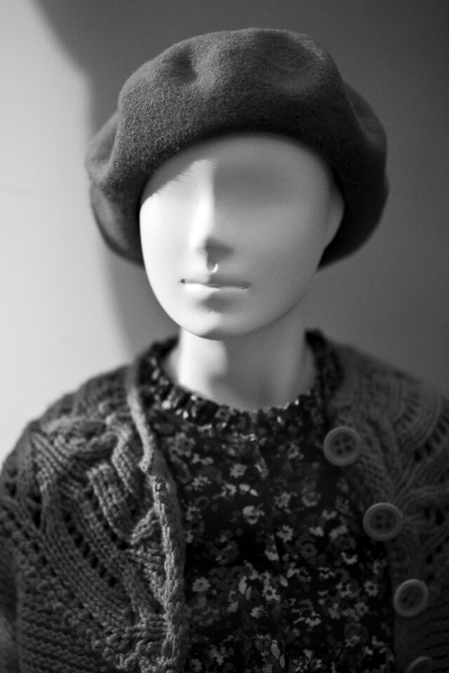 Lifeless mannequin art