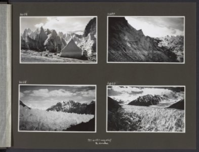 Albumblad met vier fotos. linksboven Kamp bij de gletsjertong van de Singye-g…, Bestanddeelnr 38 49