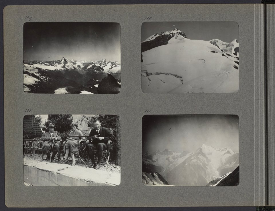 Albumblad met vier foto's, Bestanddeelnr 21 06