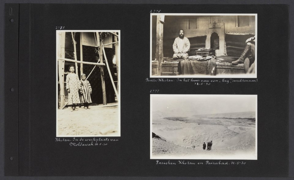 Albumblad met drie fotos. Links twee kinderen bij de tapijtweverij van Moldawa, Bestanddeelnr 34 19