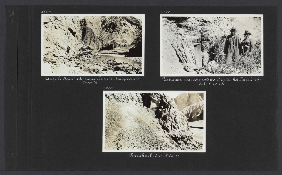 Albumblad met drie fotos. Linksboven de Karadash-rivier tussen kamp 68 en 69 , Bestanddeelnr 33 043