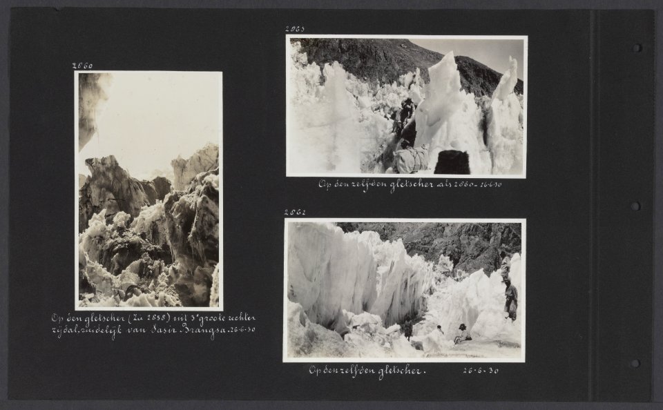 Albumblad met drie fotos. Links de gletsjer uit het derde grote rechter zijdal, Bestanddeelnr 34 44