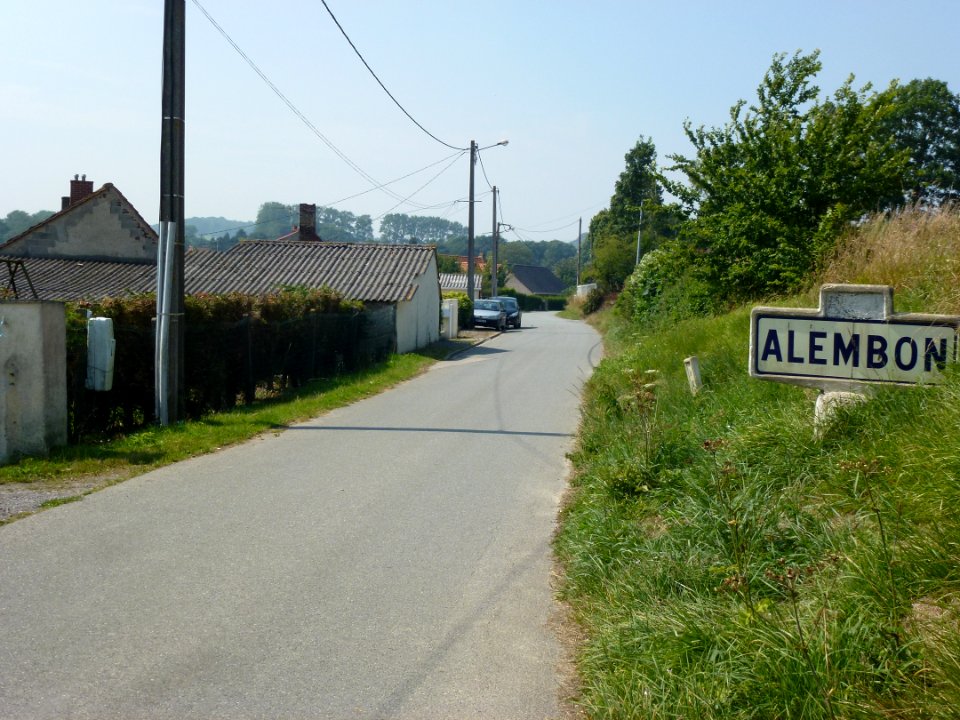 Alembon (Pas-de-Calais) city limit sign