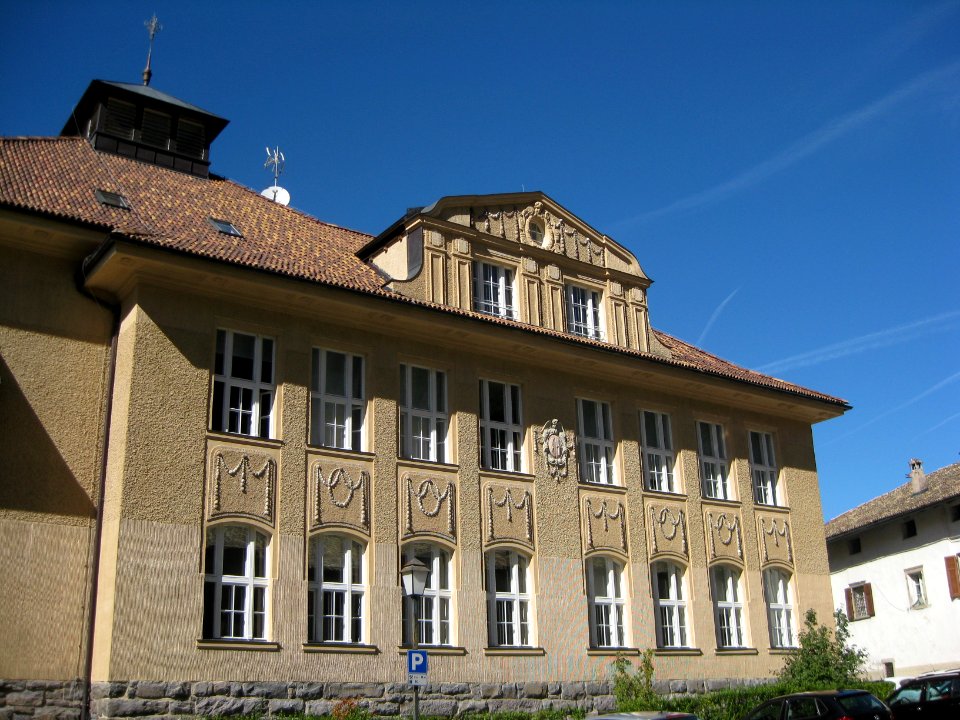 Alte Volksschule Neumarkt 1
