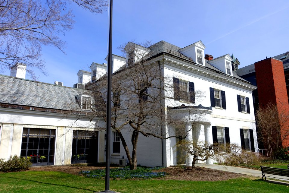 Alumnae House - Smith College - Northampton, MA - DSC01895