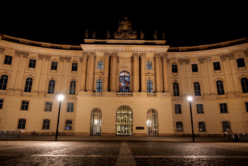 Alte Bibliothek Bebelplatz Berlin-Mitte at night 2021-01-17 03