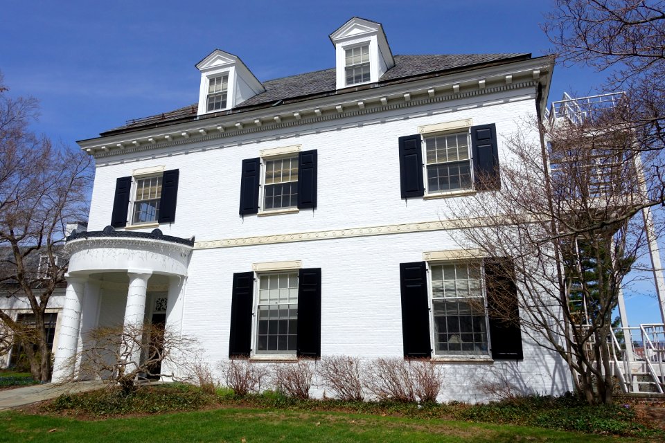 Alumnae House - Smith College - Northampton, MA - DSC01891
