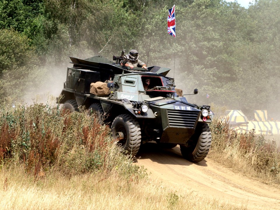 Alvis Saracen picture-005