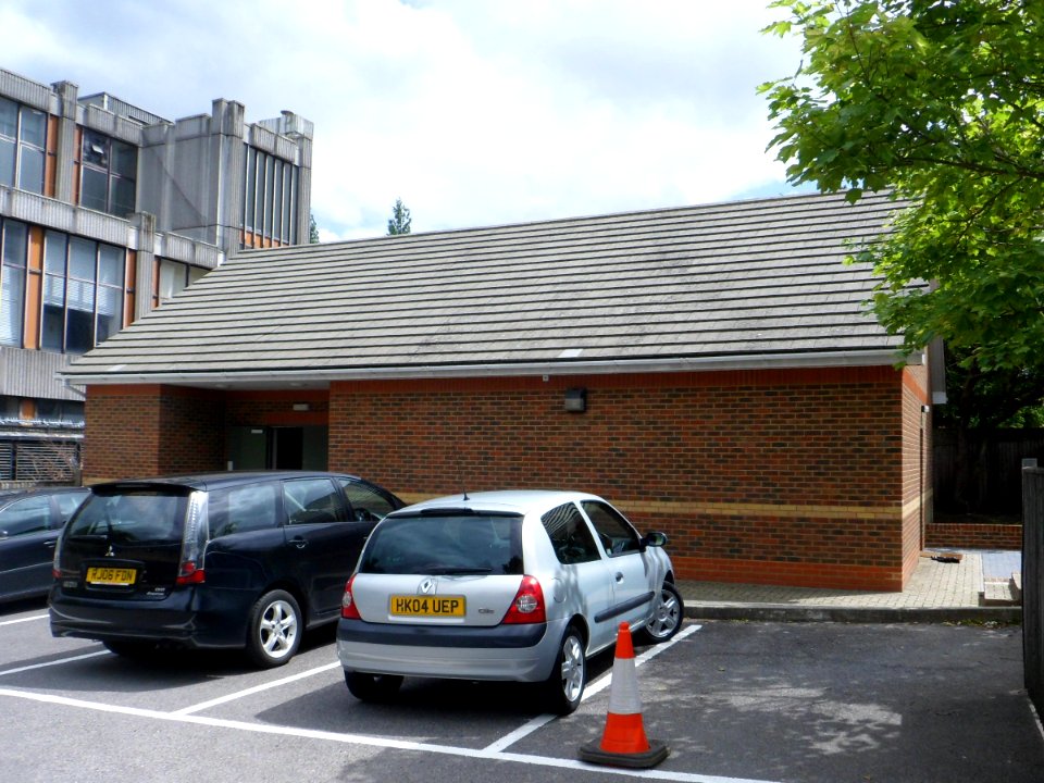 Al-Yaqeen Masjid (Former Brethren Meeting Room), Warwick Road, Redhill (June 2013) (1)