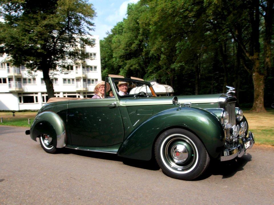 Alvis TA 21 DHC pic-003