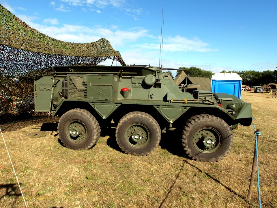 Alvis Saracen picture-001