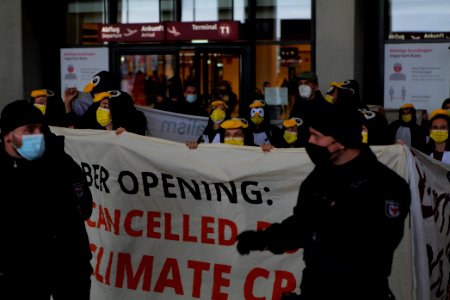 Am Boden bleiben protest BER opening 2020-10-31 126
