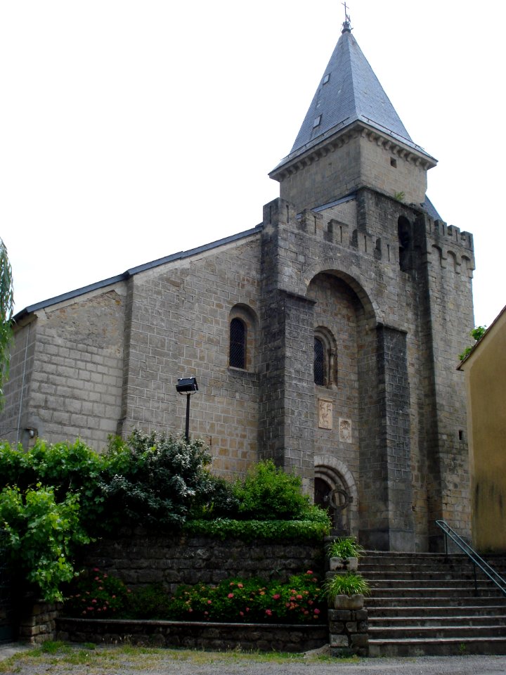 Alzon (Gard, Fr) church