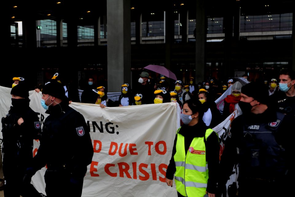 Am Boden bleiben protest BER opening 2020-10-31 128
