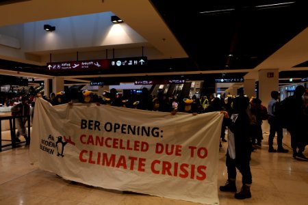 Am Boden bleiben protest BER opening 2020-10-31 107