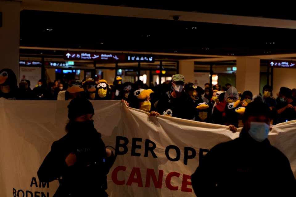 Am Boden bleiben protest BER opening 2020-10-31 120