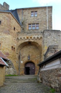 Alzeyer Schloss, Eingang