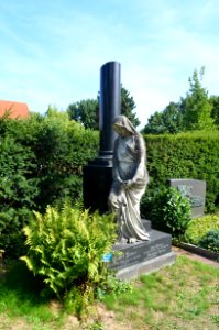 Alter Friedhof Oberrad, Grab C 26-27 Römer
