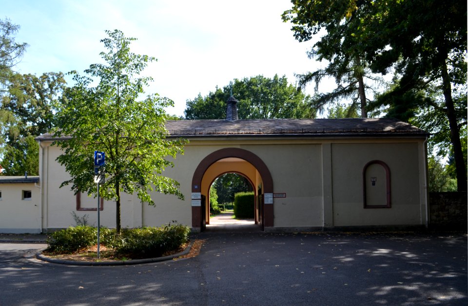 Alter Friedhof Oberrad, Eingang