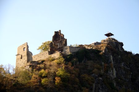 Altenahr, Burg Are, von Tunnelstraße aus (1)