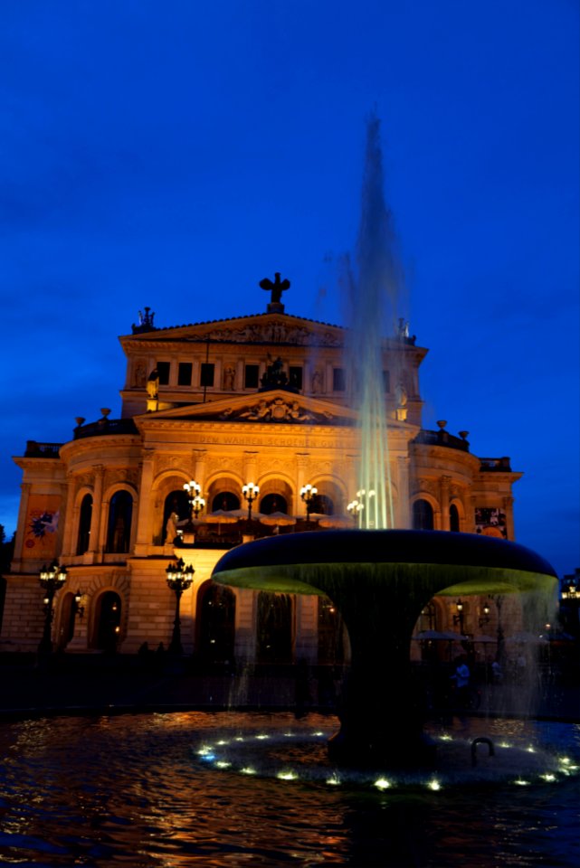 Alte Oper Frankfurt am Main blue hour 2020-08-19 07