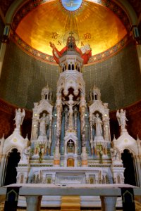 Altar (center) - Saints Peter and Paul Catholic Church - San Francisco, CA - DSC02596