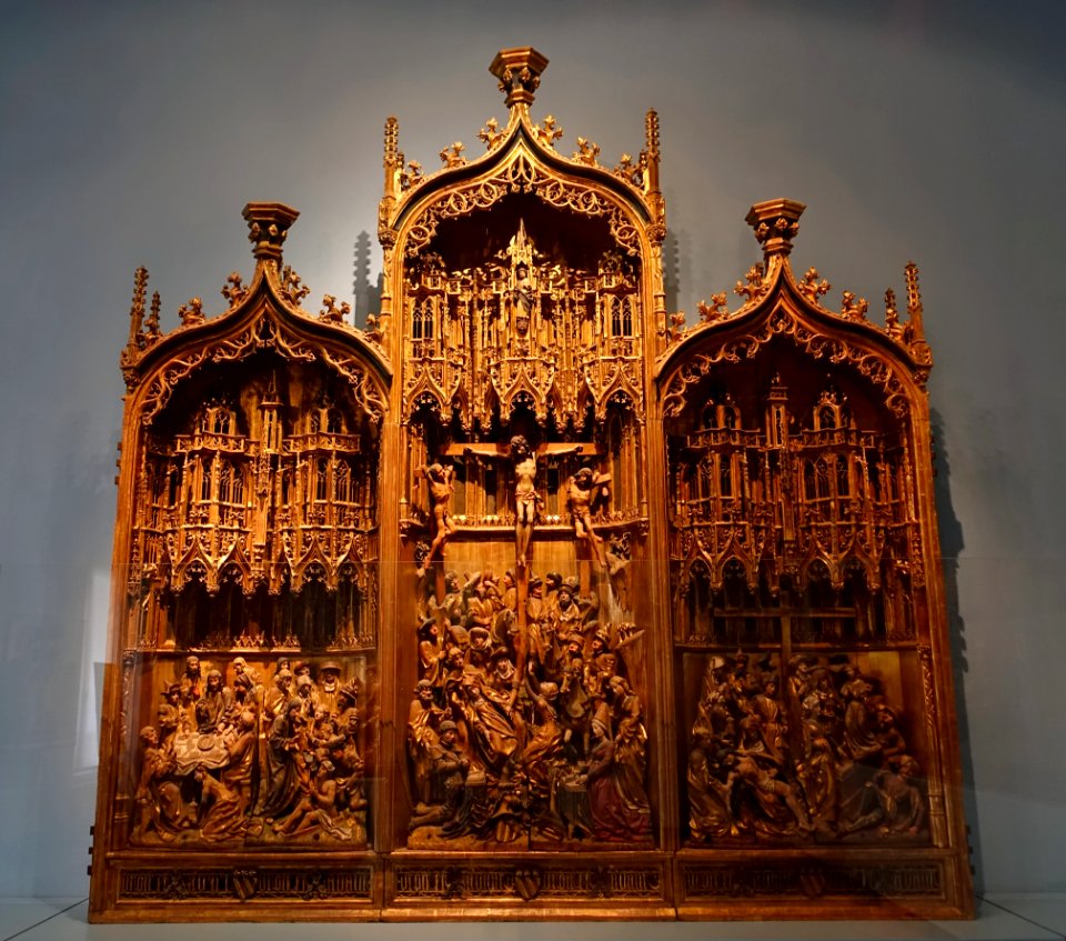 Altar with Passion scenes, donated by Claudio Villa and Gentina Solaro, Brabant, Brussels, c. 1470, oak, polychrome, gilding - Cinquantenaire Museum - Brussels, Belgium - DSC08610