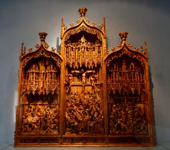 Altar with Passion scenes, donated by Claudio Villa and Gentina Solaro, Brabant, Brussels, c. 1470, oak, polychrome, gilding - Cinquantenaire Museum - Brussels, Belgium - DSC08610