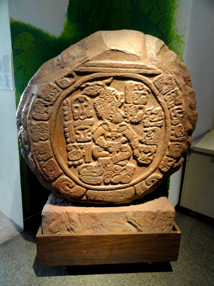 Altar L cast, Quirigua monument 12 - San Diego Museum of Man - DSC06887 01