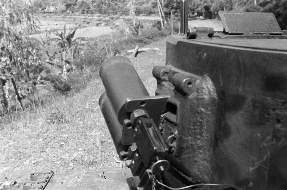 Ambarawa. Blik op rijstvelden vanaf de koepel van een tank, Bestanddeelnr 356-3-6