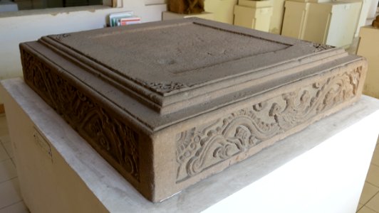 Altar, 7th-9th century, Quang Tri, view 2 - Museum of Cham Sculpture - Danang, Vietnam - DSC01840