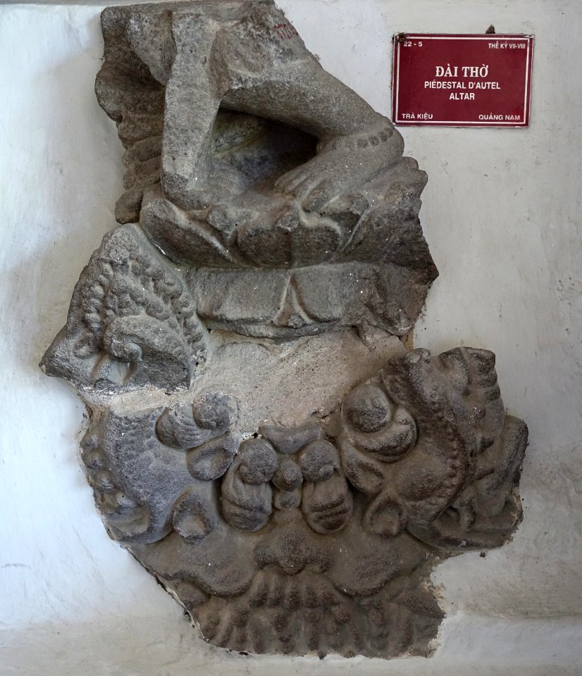 Altar, Tra Kieu, 7th-8th century, Quang Nam - Museum of Cham Sculpture - Danang, Vietnam - DSC01505