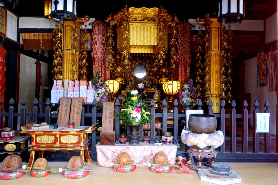 Altar - Kofukuji - Nara, Japan - DSC07515