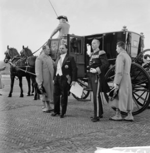 Ambassadeurs van Ceylon, Korea, Albanie op Huis Den Bosch Ambassadeur van Jordan, Bestanddeelnr 913-4300