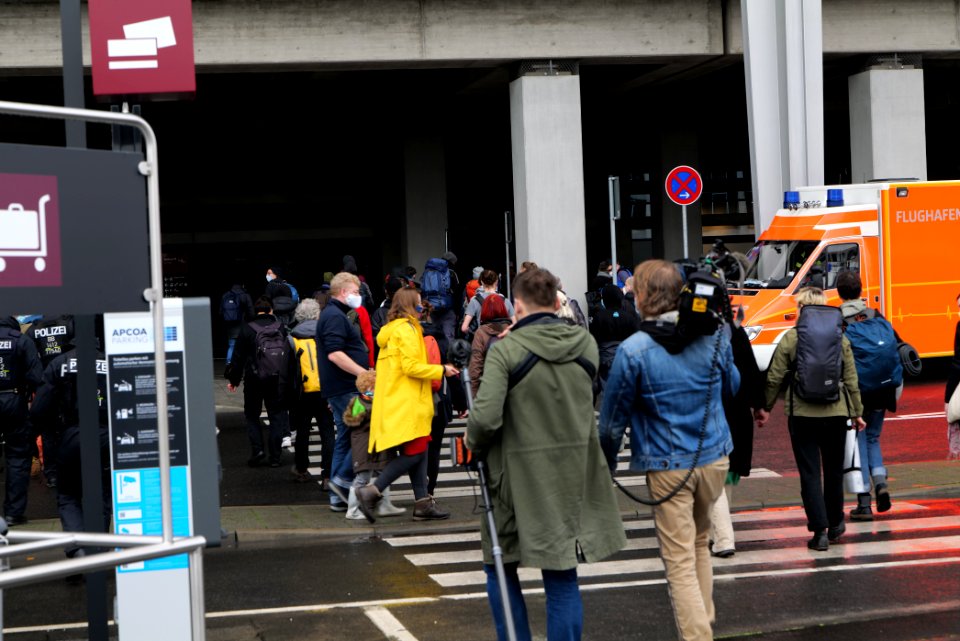 Am Boden bleiben protest BER opening 2020-10-31 23
