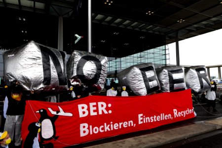 Am Boden bleiben protest BER opening 2020-10-31 61