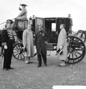 Ambassadeurs van Ceylon, Korea, Albanie op Huis Den Bosch Gezant van Ceylon , zi, Bestanddeelnr 913-4295