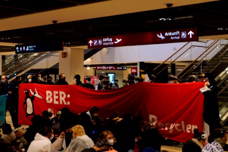 Am Boden bleiben protest BER opening 2020-10-31 147