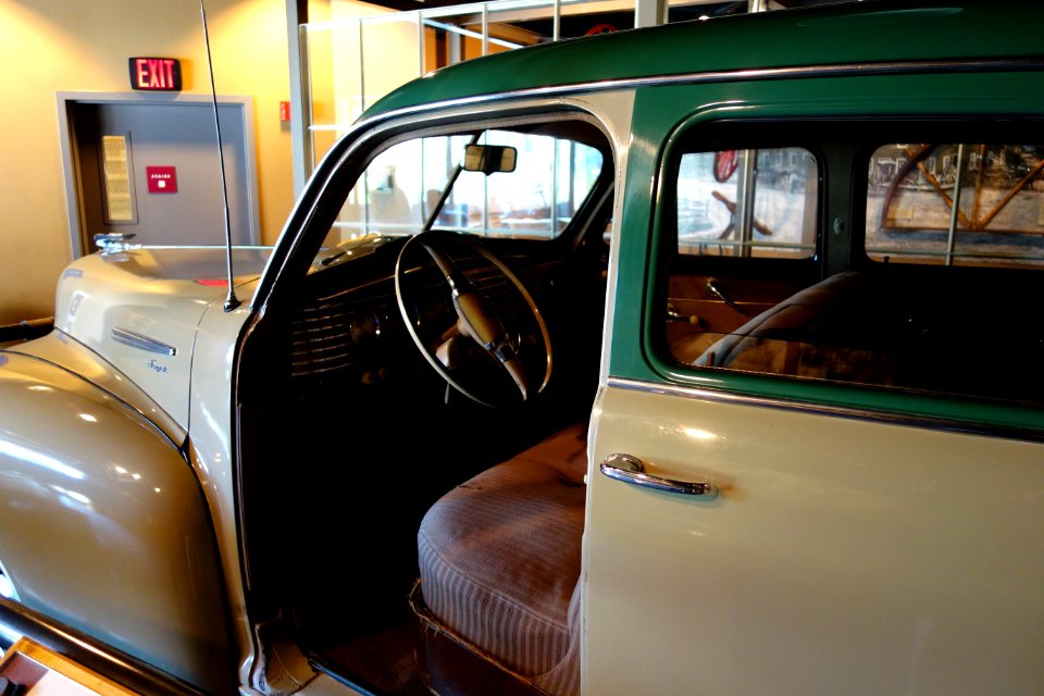 Ambassador Sedan, 1948, Nash Motor Company, Kenosha, Wisconsin - Wisconsin Historical Museum - DSC03362