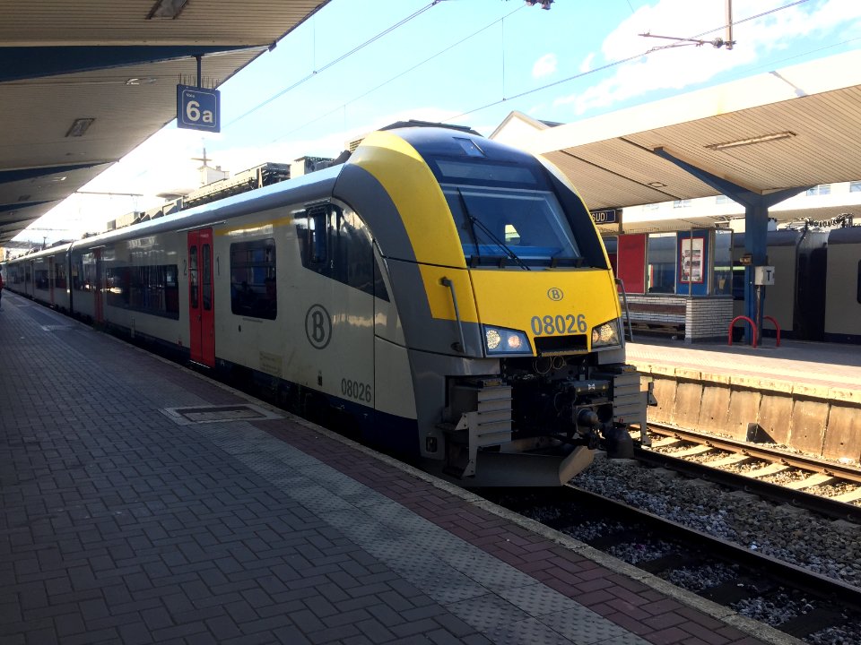 AM Desiro SNCB NMBS en gare de Charleroi-Sud