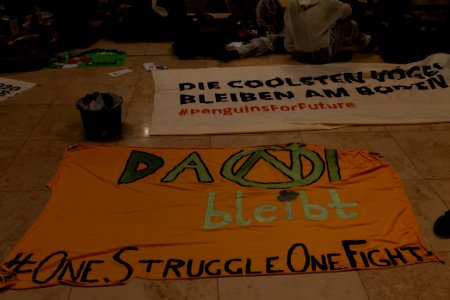 Am Boden bleiben protest BER opening 2020-10-31 90