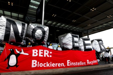 Am Boden bleiben protest BER opening 2020-10-31 64