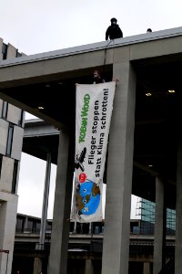 Am Boden bleiben protest BER opening 2020-10-31 20