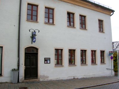 Am Graben 21 Eichstätt -Eingang mit Stolpersteinen (2)