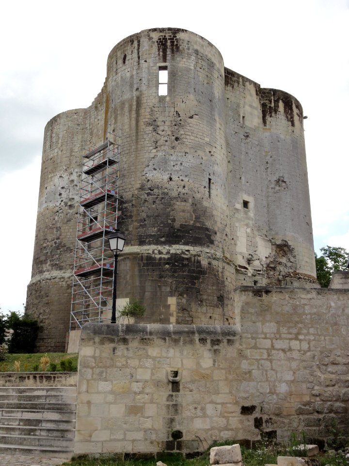 Ambleny (Aisne) la tour (02)