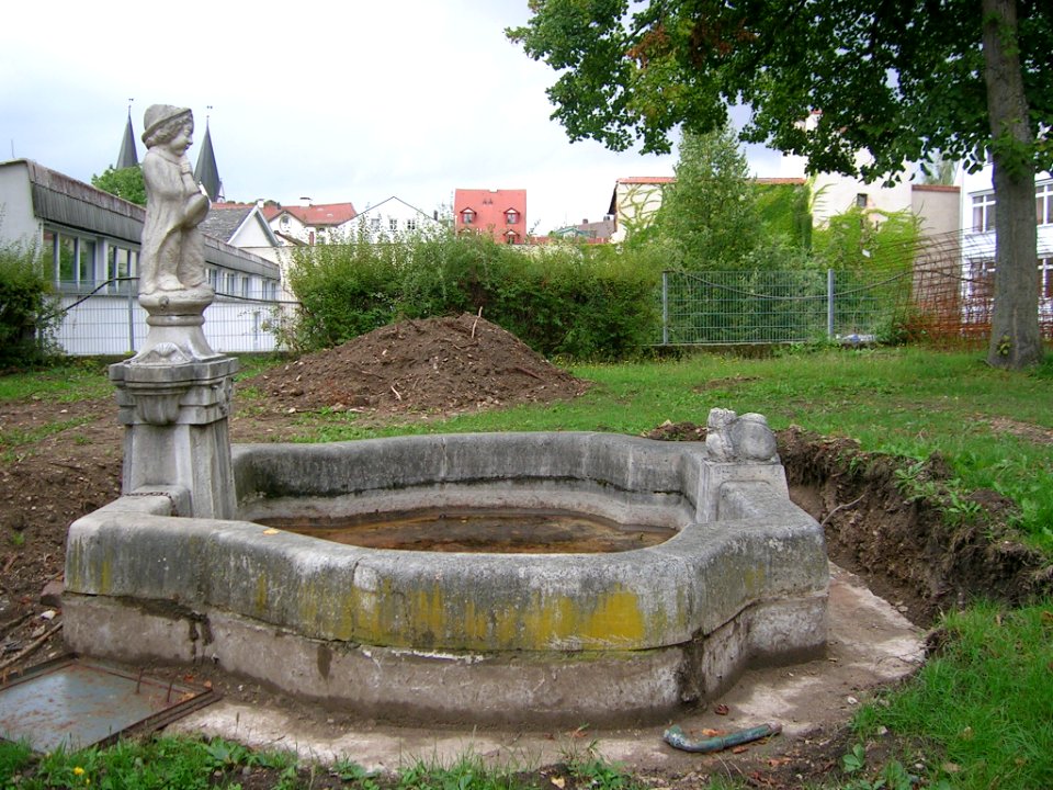 Am Graben Eichstätt Brunnen -alte Lage 2013 (1)