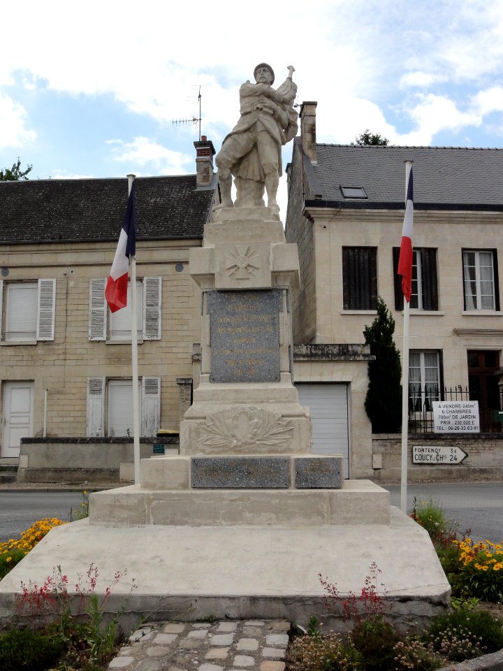 Ambleny (Aisne) monument aux morts