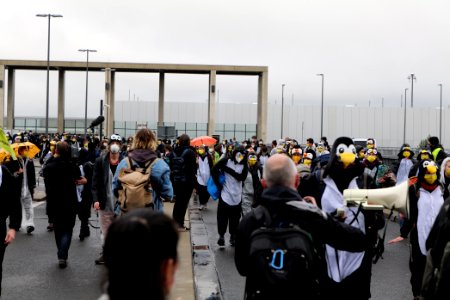 Am Boden bleiben protest BER opening 2020-10-31 37