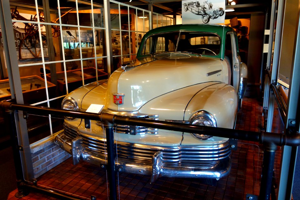 Ambassador Sedan, 1948, Nash Motor Company, Kenosha, Wisconsin - Wisconsin Historical Museum - DSC03365