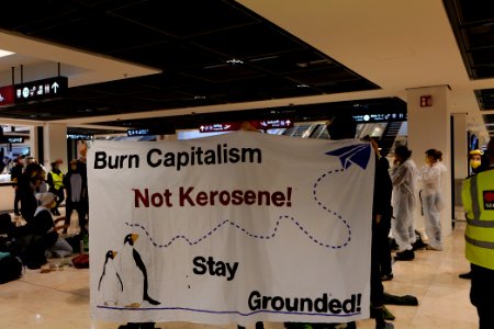 Am Boden bleiben protest BER opening 2020-10-31 74